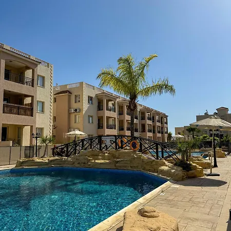 아파트 Royal-seacrest Oasis, Pool-side